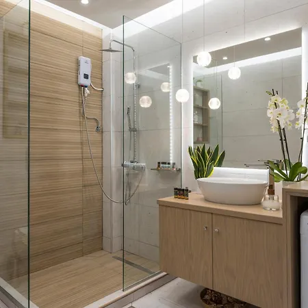 Eranthis Apartment