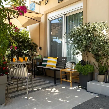 Eranthis Apartment