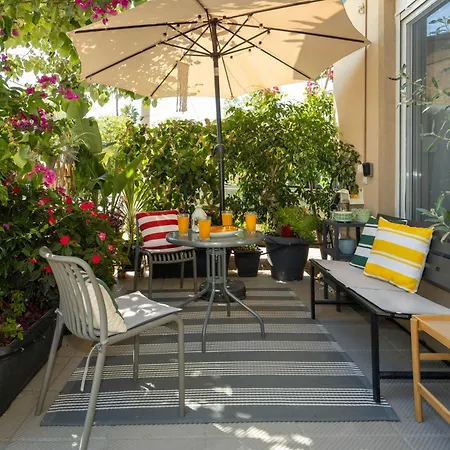Eranthis Apartment *