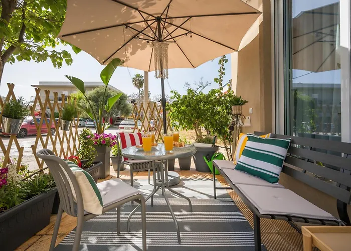 Eranthis * Chania (Crete)