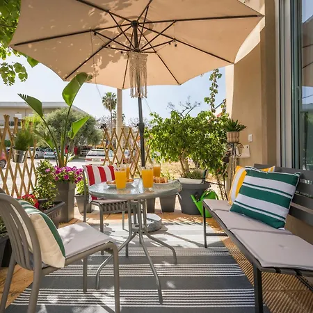 Eranthis * Chania (Crete)